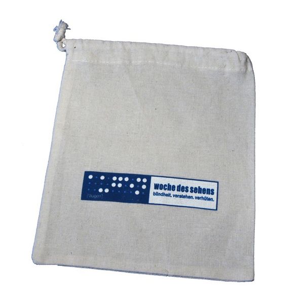 Tastsäckchen, ein graues Jutesäckchen mit Kordel, darauf das Logo der Woche des Sehens.